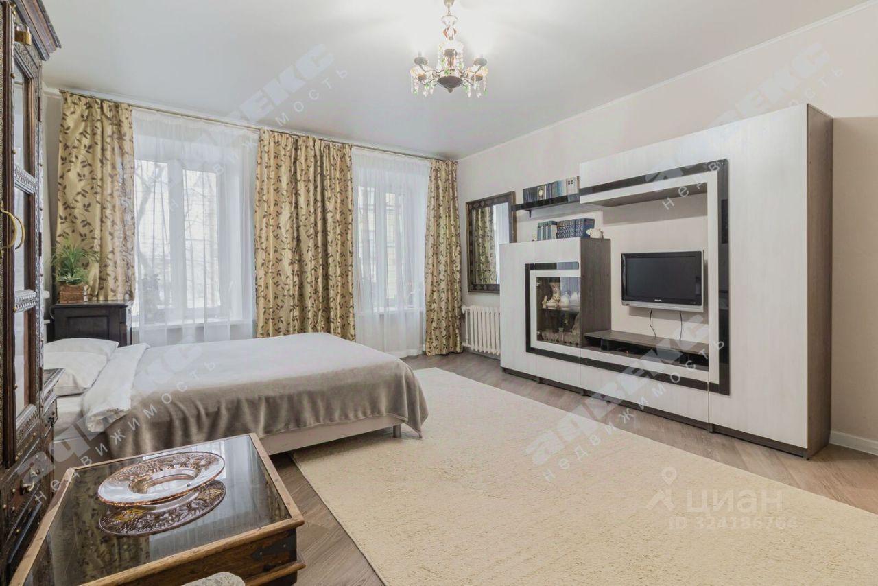 Продажа 3-комн квартиры на вторичном рынке Кондратьевский проспект, 34