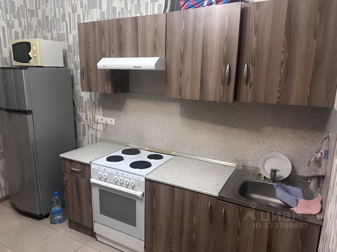 Продажа 1-комн квартиры на вторичном рынке Боброво пгт, улица Лесная, 18к1