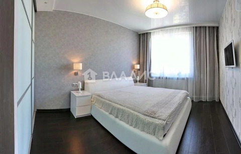 Продажа 3-комн квартиры на вторичном рынке улица Адмирала Коновалова,  д. 2-4