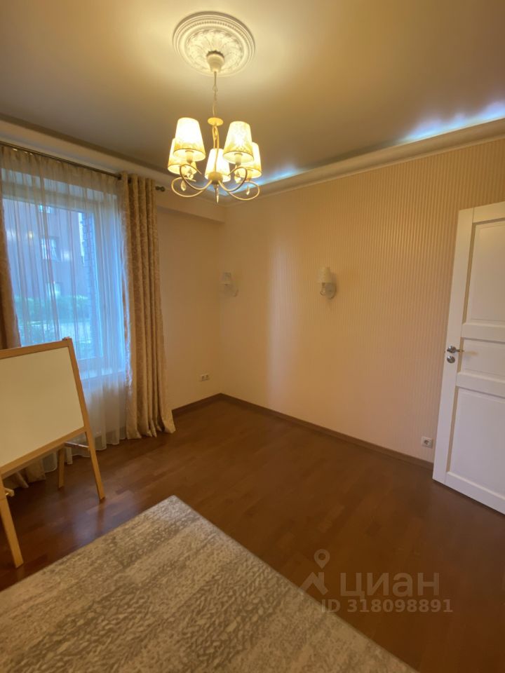 Продажа 3-комн квартиры на вторичном рынке д. Подолино, улица Солнечная, 5