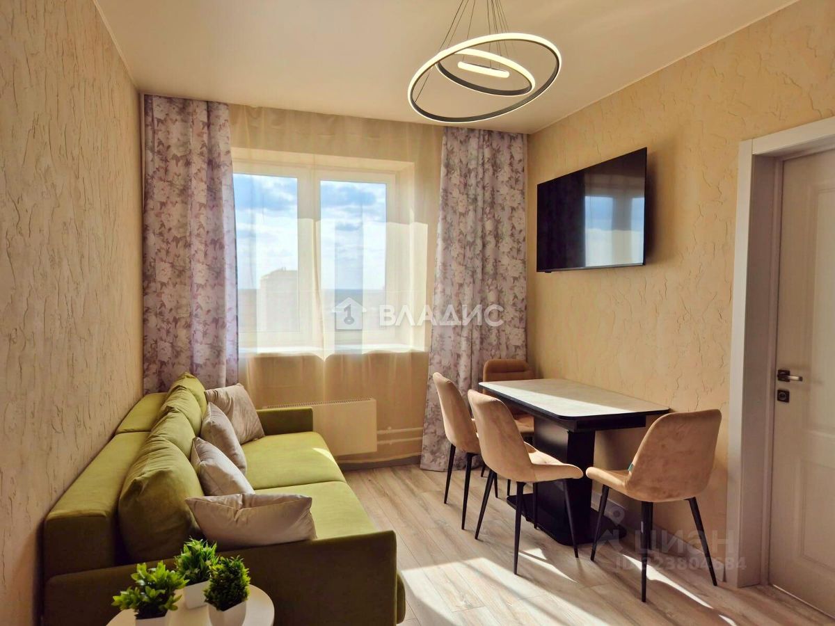 Аренда 2-комн квартиры на вторичном рынке Одинцово, улица Маршала Жукова, 23к2