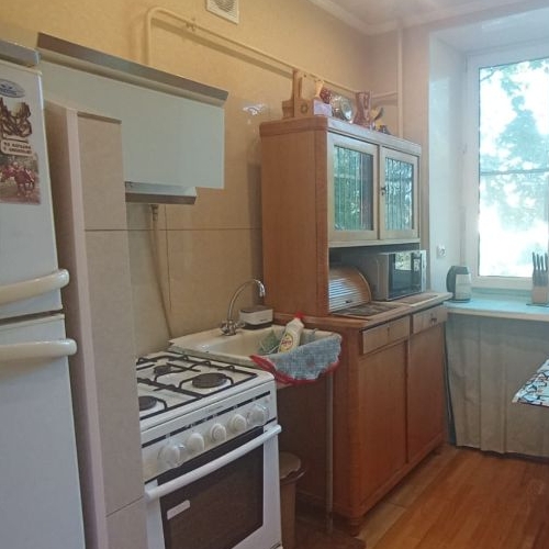 3-комн квартира Колпино, площадь Коммуны, 1/2