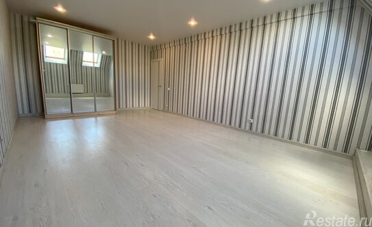 Продажа 3-комн квартиры на вторичном рынке Пионерская улица,  д. 2