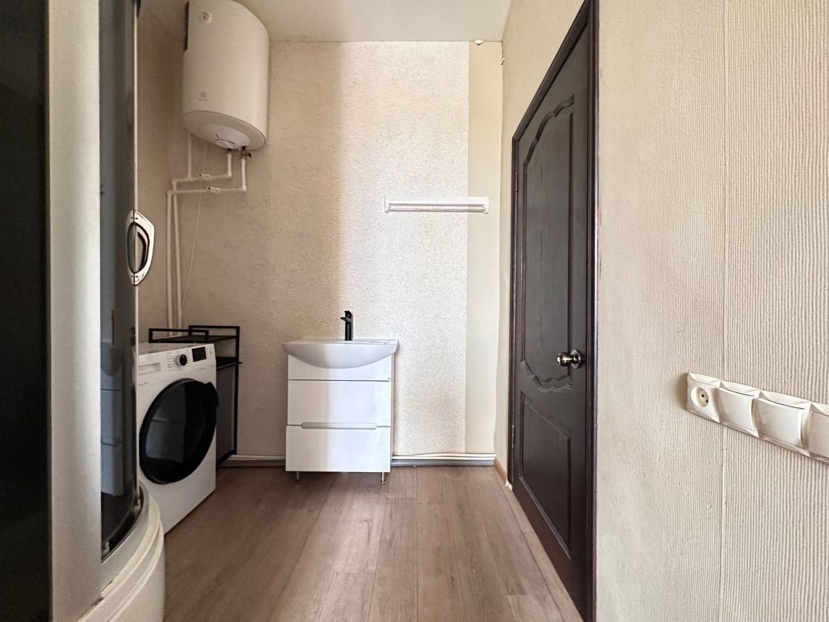 Продажа 3-комн квартиры на вторичном рынке Косая линия, 24/25