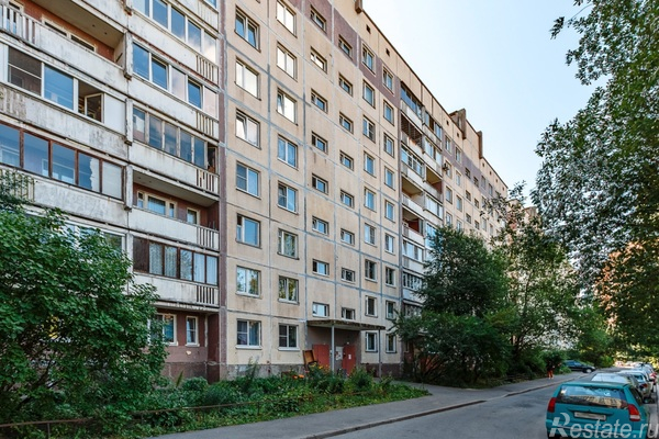 Продажа 2-комн квартиры на вторичном рынке Пражская ул,  д. 3