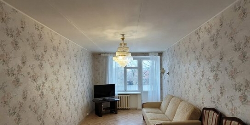 3-комн квартира улица Приорова,  д. 5