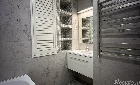 Продажа 2-комн квартиры на вторичном рынке Лиственная улица,  д. 18/1