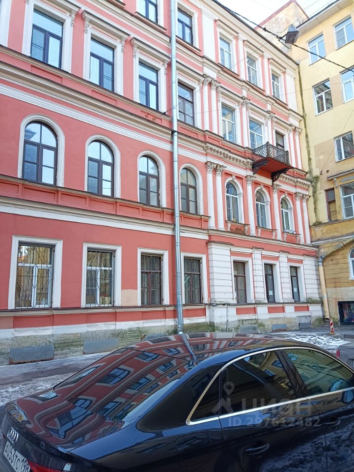 Продажа 6-комн квартиры на вторичном рынке Вознесенский проспект, 31