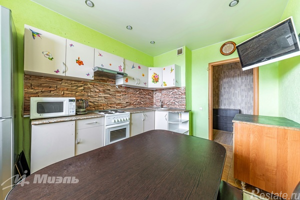 Продажа 3-комн квартиры на вторичном рынке Химки, Новозаводская ул,  д. 10