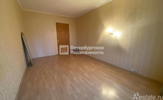 Продажа 3-комн квартиры на вторичном рынке Дунайский пр-кт,  д. 37,  к. 1