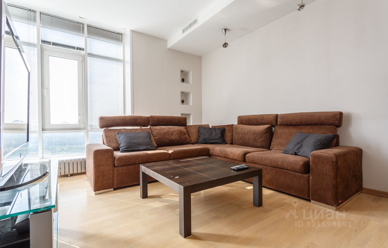 Продажа 4-комн квартиры на вторичном рынке Мосфильмовская улица, 70к1