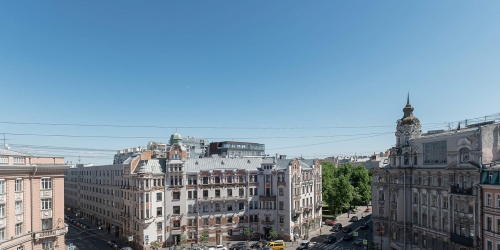 3-комн квартира Мира улица,  д. 10