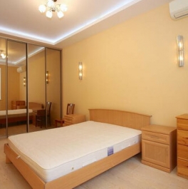 Продажа 3-комн квартиры на вторичном рынке ул Строителей,  д. 17,  к. 1