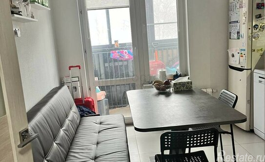 Продажа 1-комн квартиры на вторичном рынке Ленская улица,  д. 8