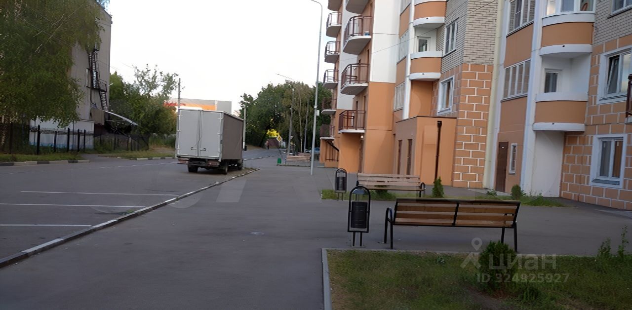 Продажа 2-комн квартиры на вторичном рынке Родники пгт, улица Трудовая, 7