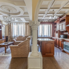 Продажа 3-комн квартиры на вторичном рынке ул Покрышкина,  д. 8,  к. 1
