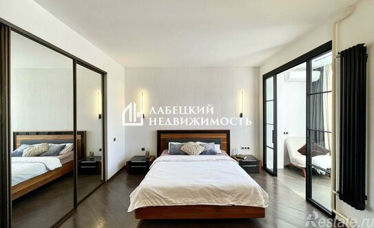 Продажа 4-комн квартиры на вторичном рынке улица Трофимова,  д. 10