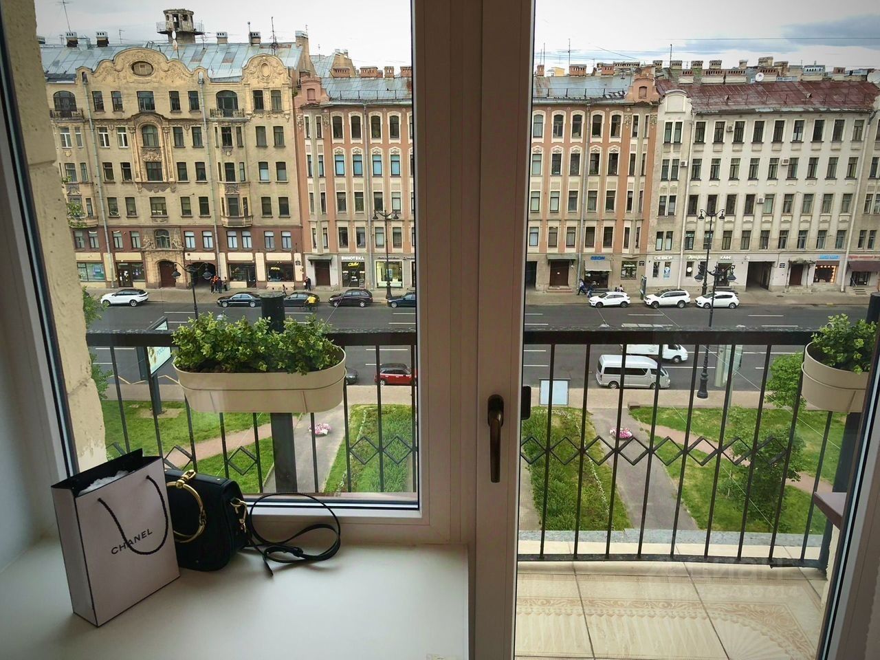 Продажа 2-комн квартиры на вторичном рынке Суворовский проспект, 61