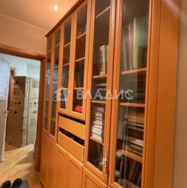 Продажа 4-комн квартиры на вторичном рынке Зоологическая улица,  д. 22
