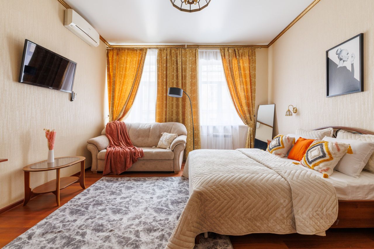 Аренда 2-комн квартиры на вторичном рынке набережная Канала Грибоедова, 22