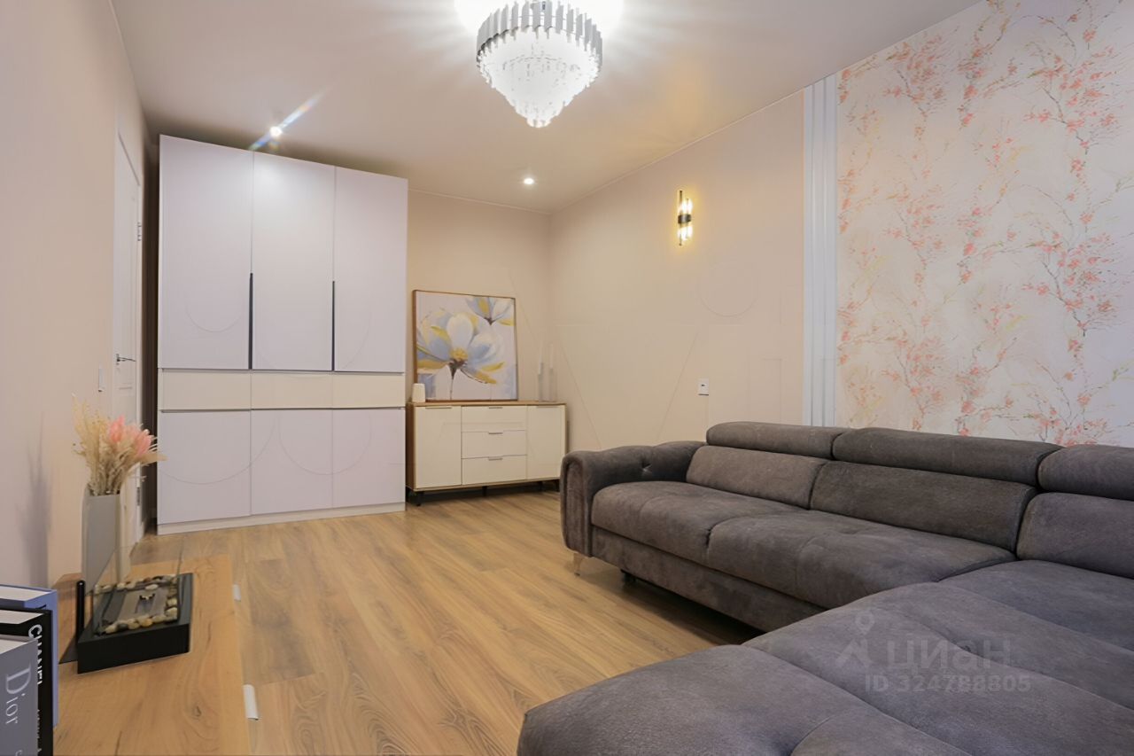 Продажа 2-комн квартиры на вторичном рынке улица Кустодиева, 12