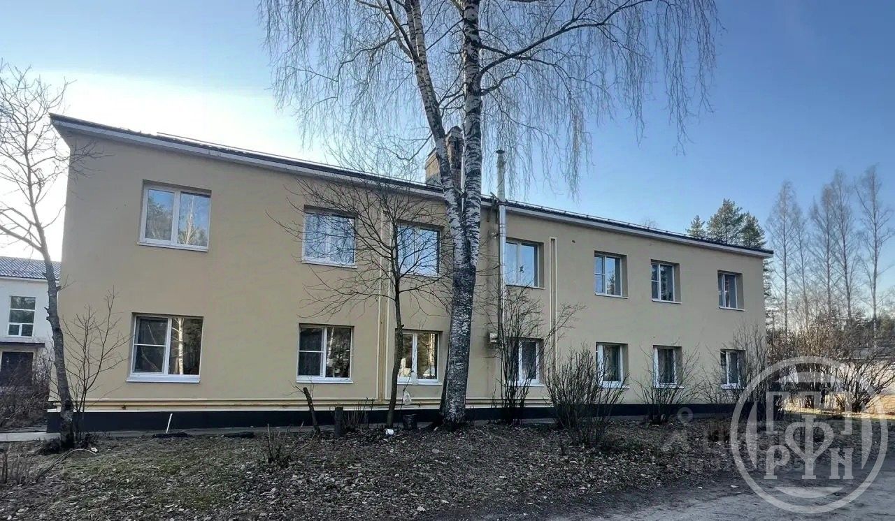 Продажа 3-комн квартиры на вторичном рынке Тихвин, Плаунская улица, 7