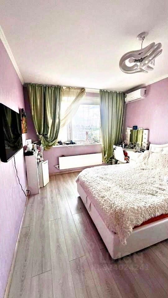 Продажа 4-комн квартиры на вторичном рынке Волжский бульвар, 11