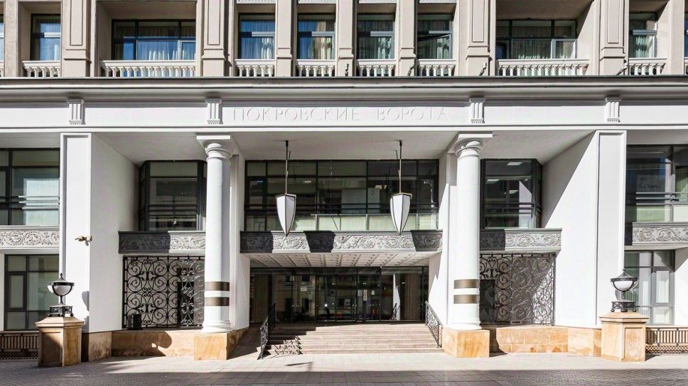 Продажа 4-комн квартиры на вторичном рынке Казарменный переулок, 3