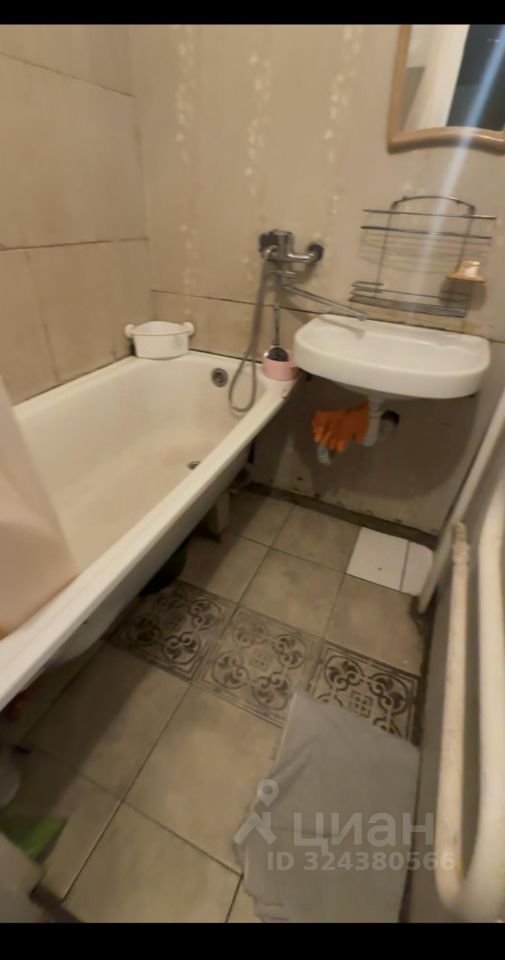 Продажа 2-комн квартиры на вторичном рынке улица Бабушкина, 70