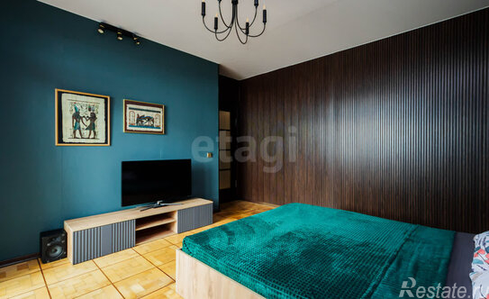 Продажа 2-комн квартиры на вторичном рынке улица Савушкина,  д. 140