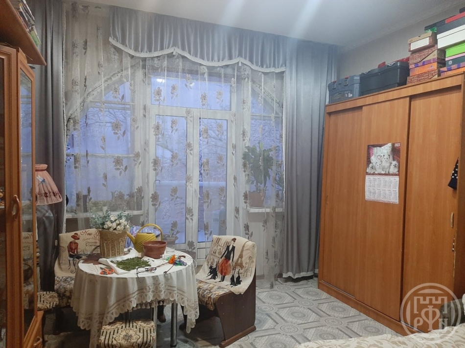 Продажа 3-комн квартиры на вторичном рынке Петергоф г., Санкт-Петербургский просп.,  д. 14