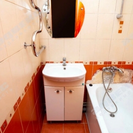 Продажа 2-комн квартиры на вторичном рынке улица Лёни Голикова,  д. 60