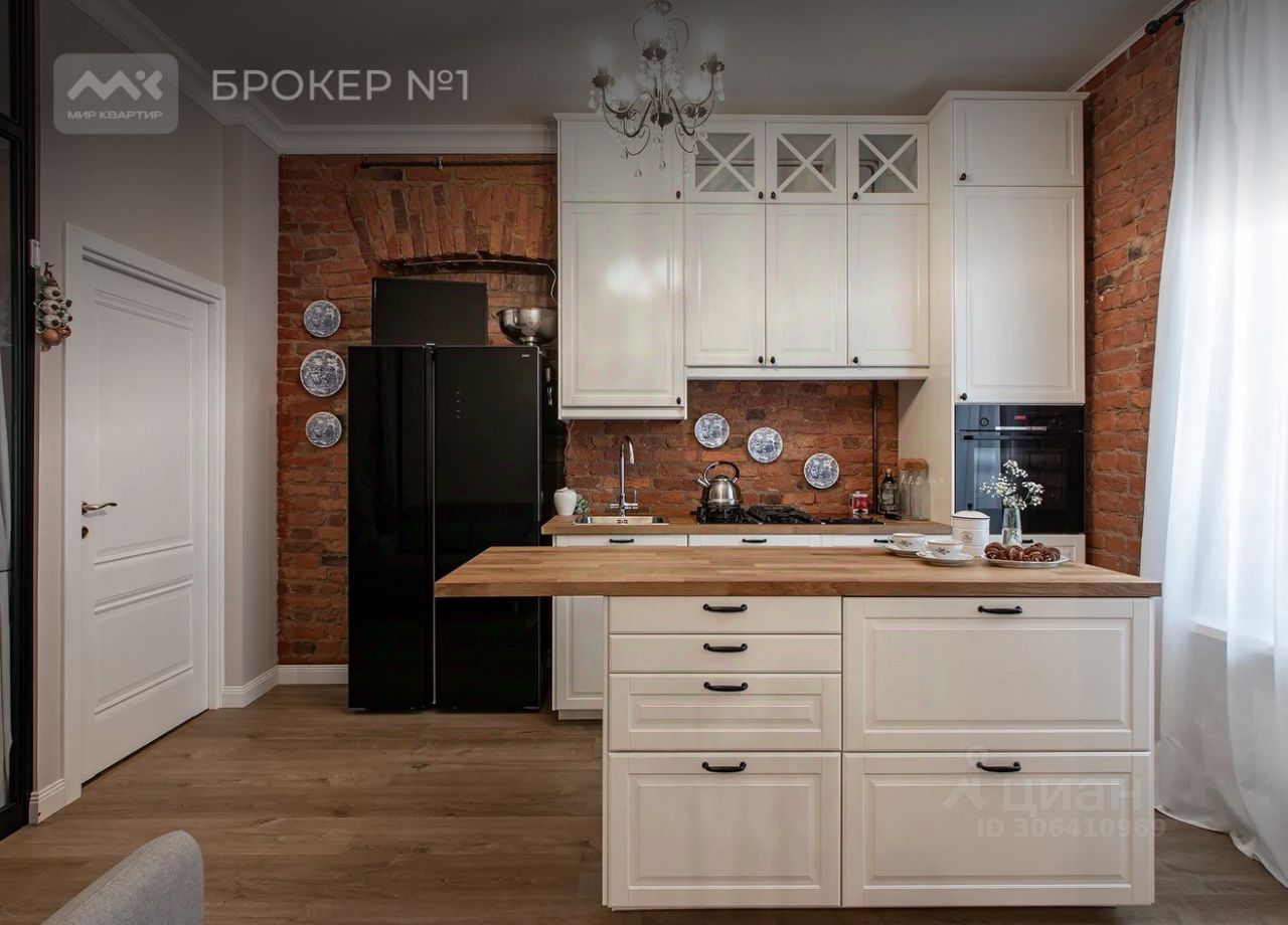 Продажа 4-комн квартиры на вторичном рынке Саперный переулок, 12