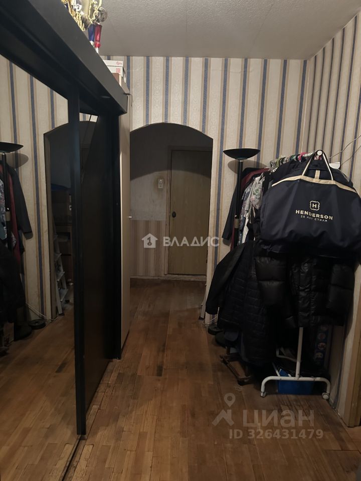 Продажа 3-комн квартиры на вторичном рынке Верхние Поля ул,  д. 10