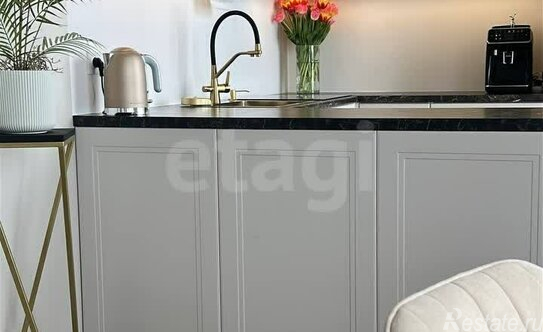 Продажа 3-комн квартиры на вторичном рынке Лисянского ул,  д. 6,  к. 1