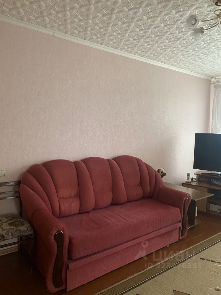 Продажа 4-комн квартиры на вторичном рынке Кингисепп, улица Воровского, 7