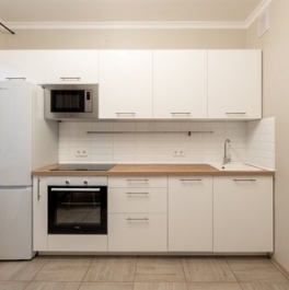 Продажа 1-комн квартиры на вторичном рынке улица Ротмистрова,  д. 2 к4