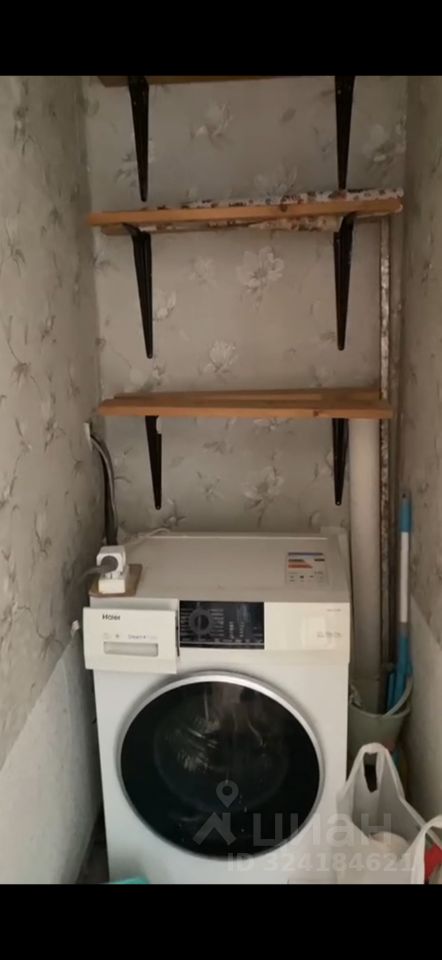 Продажа 2-комн квартиры на вторичном рынке Рощино пгт, улица Тракторная, 13