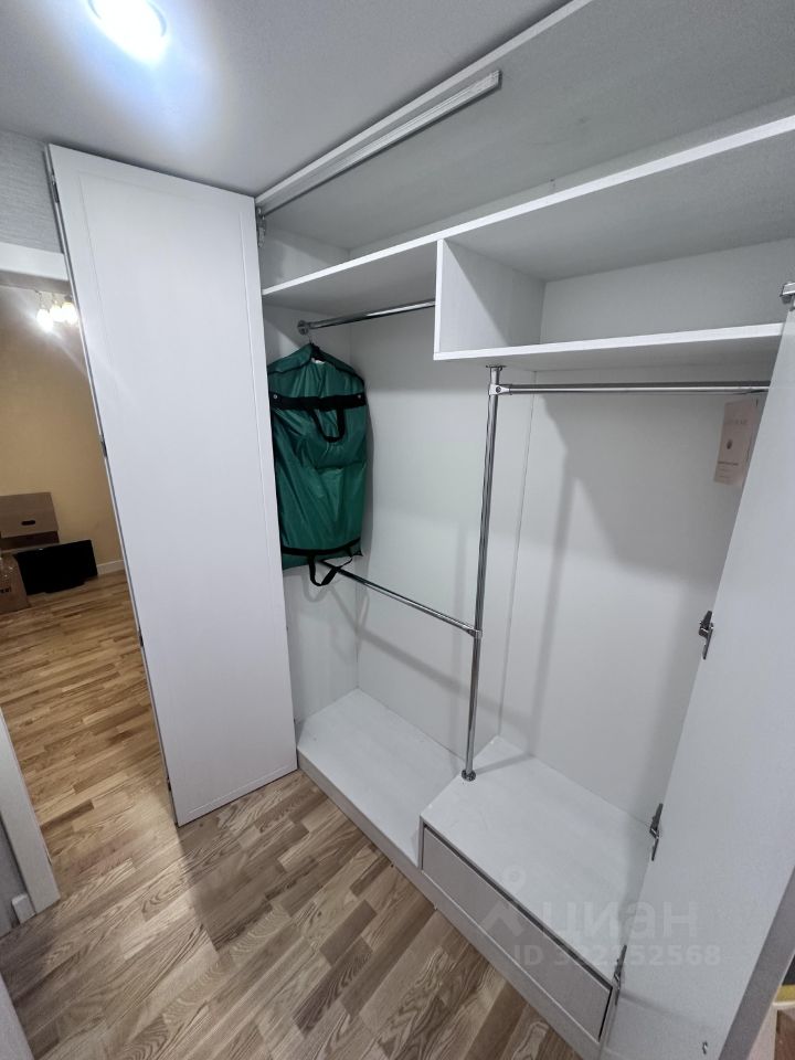 Продажа 3-комн квартиры на вторичном рынке бульвар Новаторов, 84К2