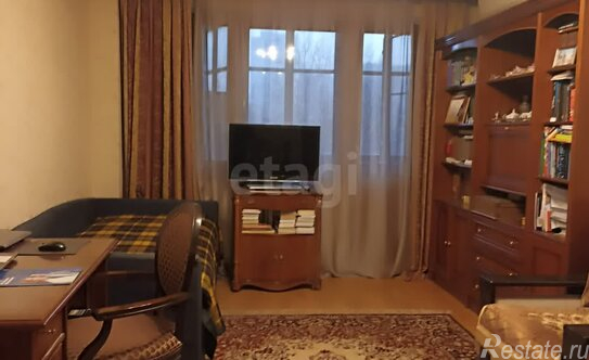 Продажа 2-комн квартиры на вторичном рынке Тамбовская улица,  д. 3/13