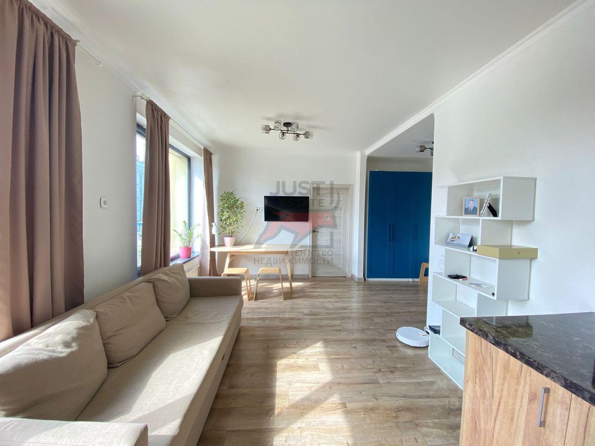 Продажа 2-комн квартиры на вторичном рынке Беломорская улица, 23