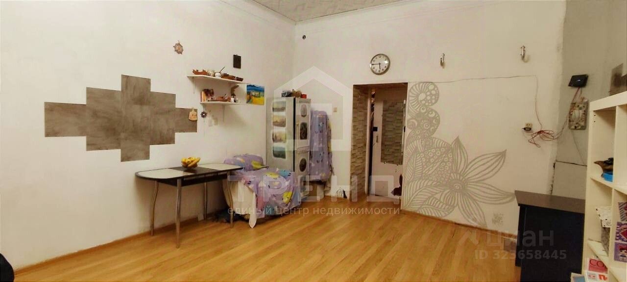 Продажа 4-комн квартиры на вторичном рынке Свечной переулок, 27