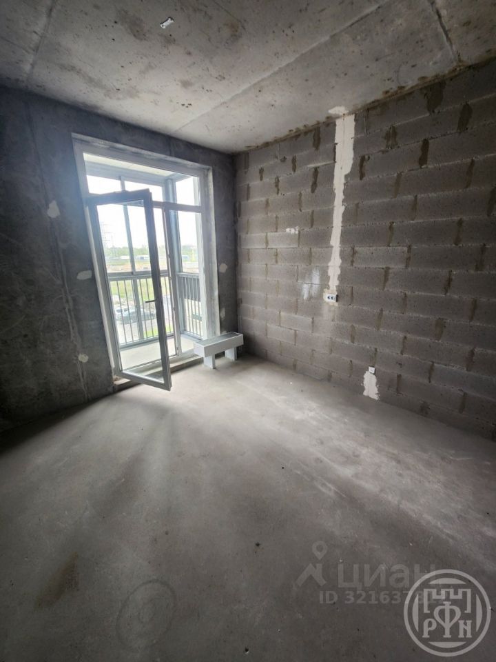 Продажа 3-комн квартиры на вторичном рынке пос. Шушары, улица Чудовская, 14к1