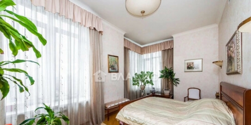 5-комн квартира улица Маршала Соколовского,  д. 1