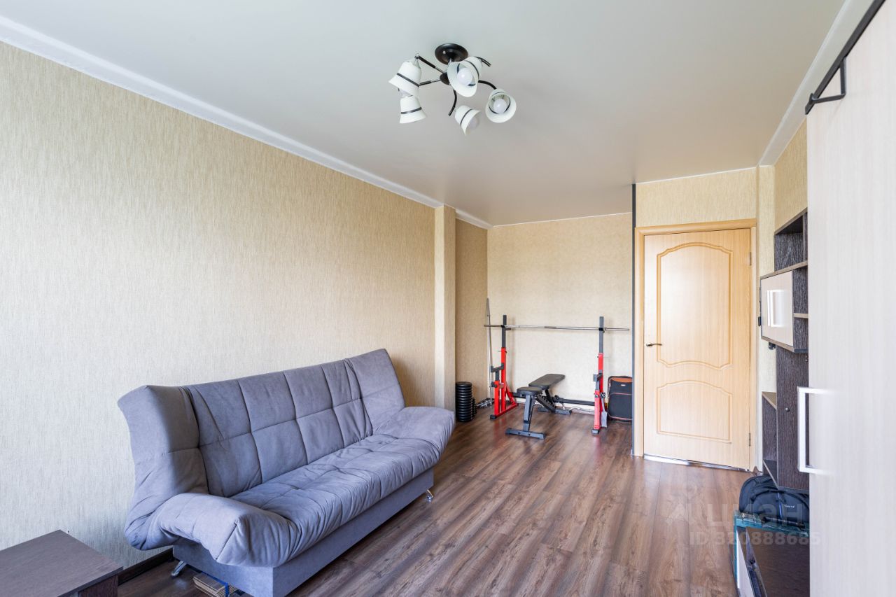 Продажа 2-комн квартиры на вторичном рынке Бухарестская улица, 21