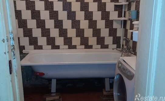 Продажа 2-комн квартиры на вторичном рынке Колпино г, Комсомольского Канала наб,  д. 28/19