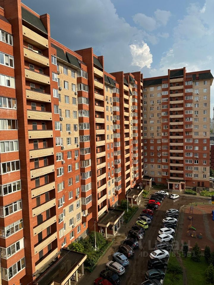 Аренда 3-комн квартиры на вторичном рынке Юбилейный мкр, улица Ленинская, 14