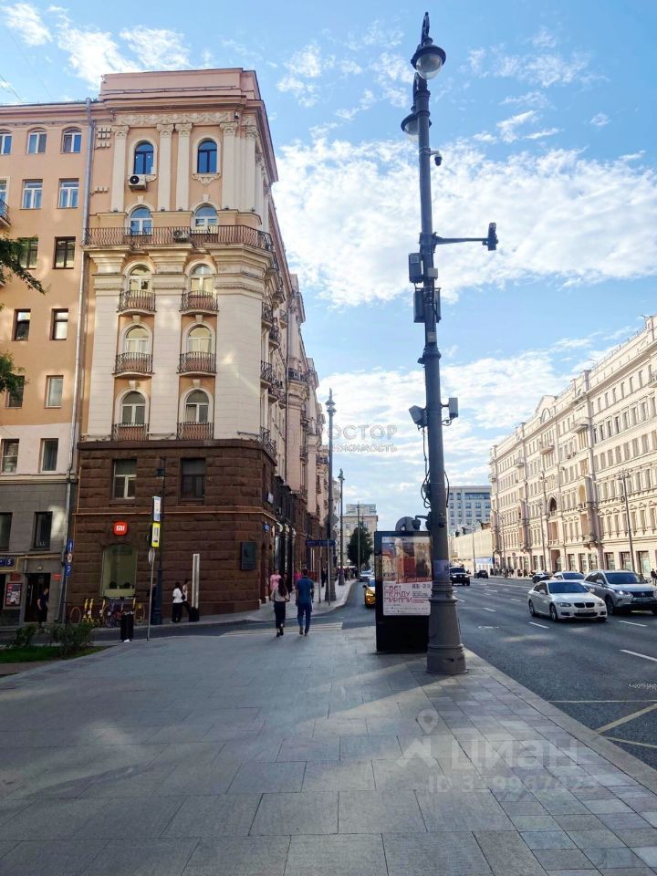 Продажа 4-комн квартиры на вторичном рынке Благовещенский переулок, 5