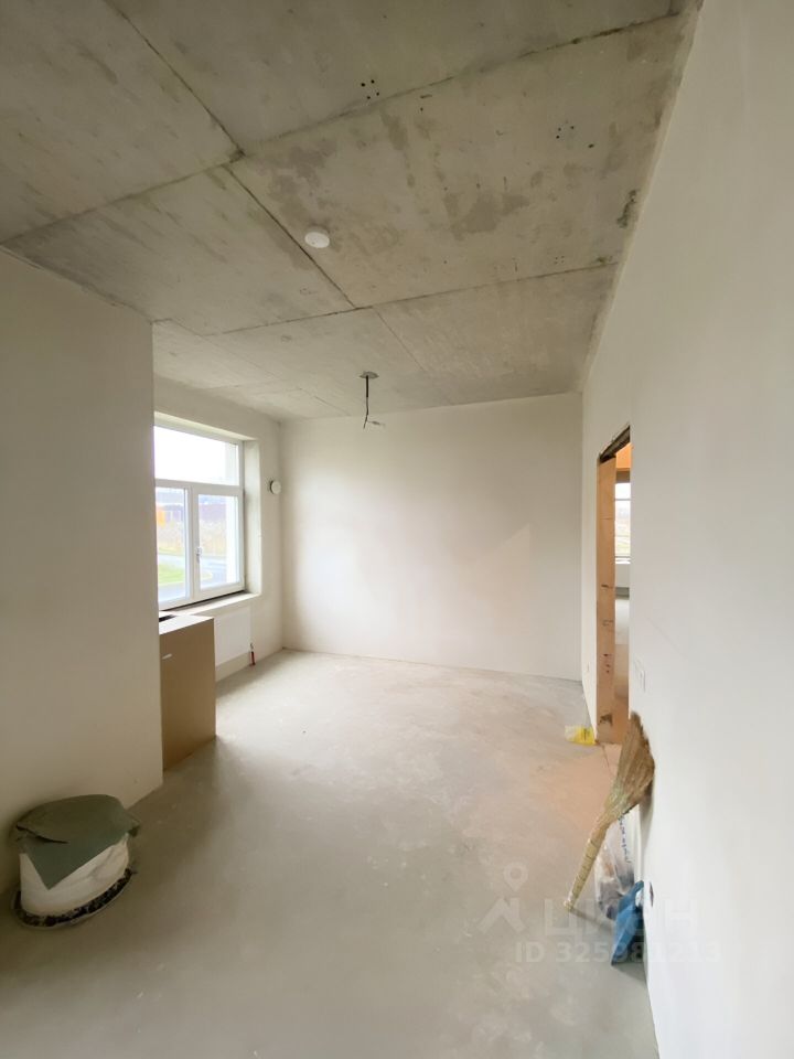 Продажа 3-комн квартиры на вторичном рынке д. Пикколово, улица Петровская, 18к1