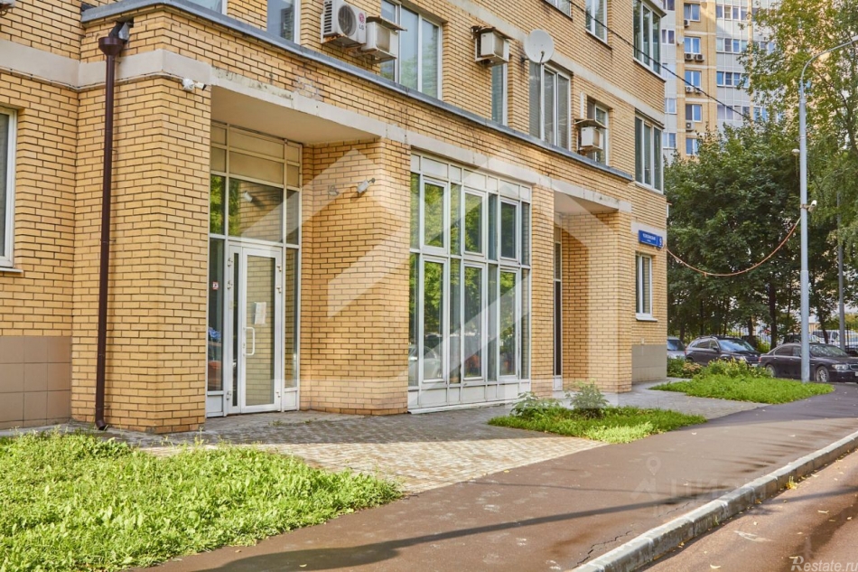 Аренда торгового помещения ул Челюскинская,  д. 9